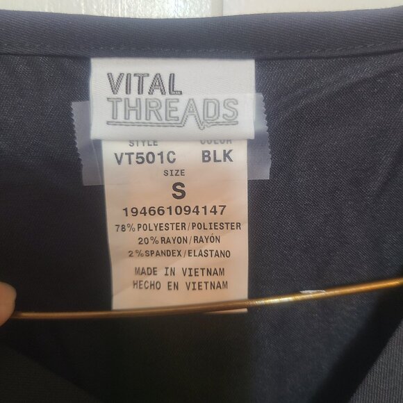 2 pack Black Vital Threads Scrubs Top Size S - Preowned - Picture 3 of 6